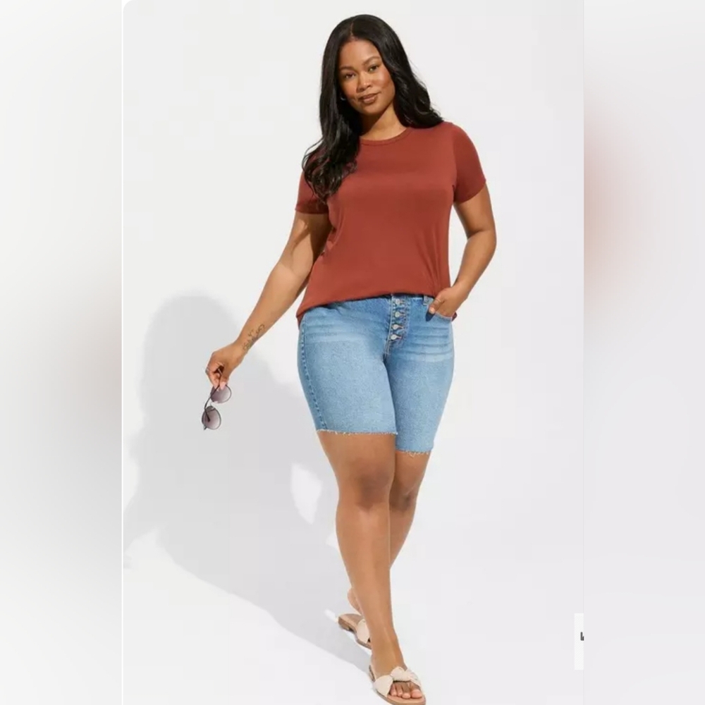 TORRID Everyday Signature Jersey Crew Neck Tee Madden Brown Size M/L 00 10